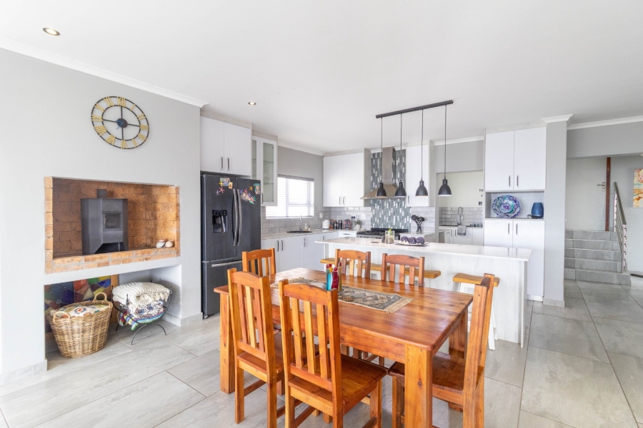 3 Bedroom Property for Sale in Kleinkoornhuis Western Cape